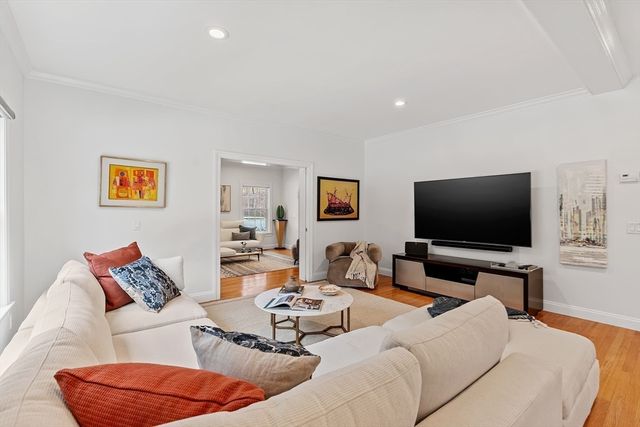 233 Rice Rd, Wayland, MA 01778