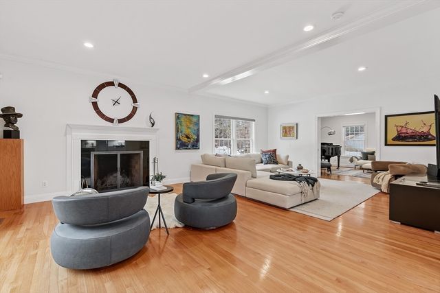 233 Rice Rd, Wayland, MA 01778