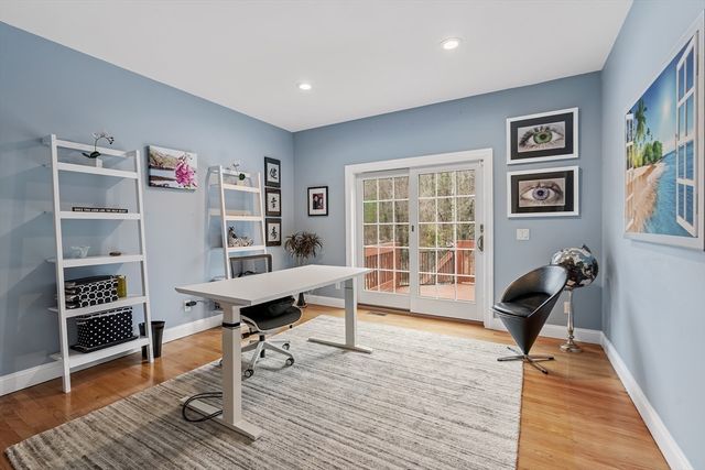 233 Rice Rd, Wayland, MA 01778