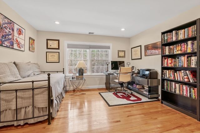 233 Rice Rd, Wayland, MA 01778