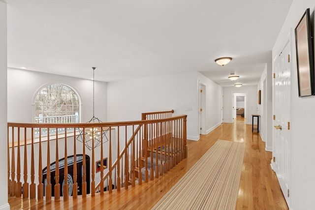 233 Rice Rd, Wayland, MA 01778