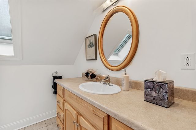 233 Rice Rd, Wayland, MA 01778