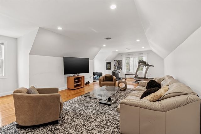 233 Rice Rd, Wayland, MA 01778