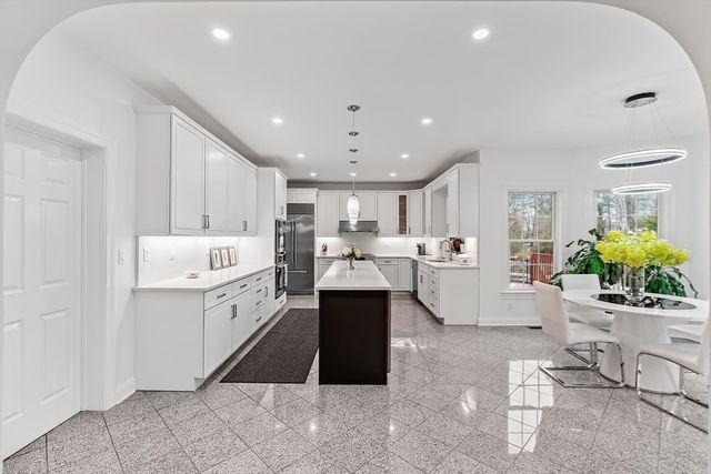 233 Rice Rd, Wayland, MA 01778