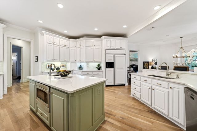 1729 Bison Meadow Lane, Heath, TX 75032