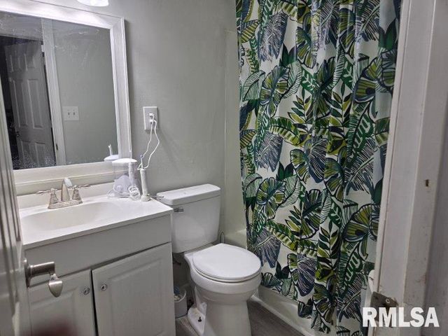 5720 N FROSTWOOD Parkway, Peoria, IL 61615