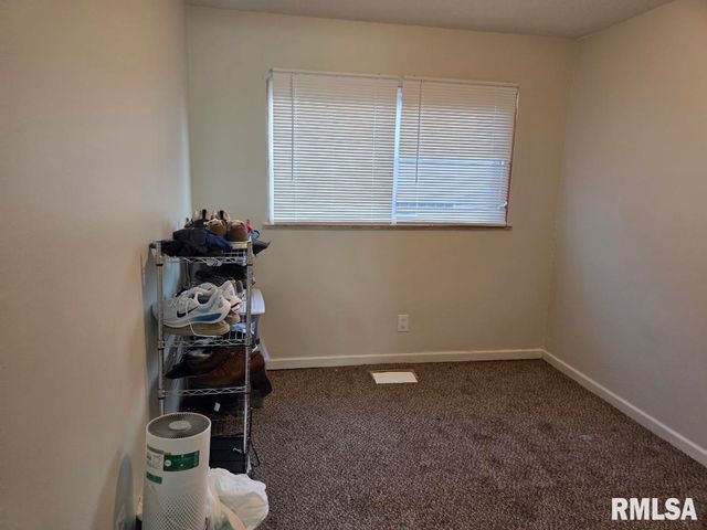 5720 N FROSTWOOD Parkway, Peoria, IL 61615