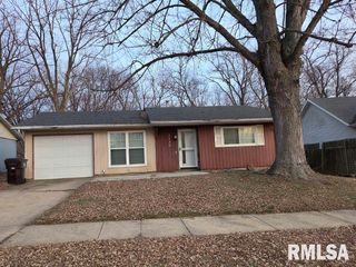 5720 N FROSTWOOD Parkway, Peoria, IL 61615