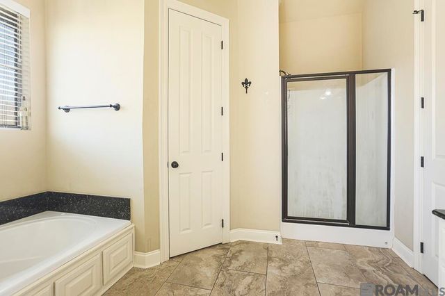 30957 Cambridge Dr, Walker, LA 70785