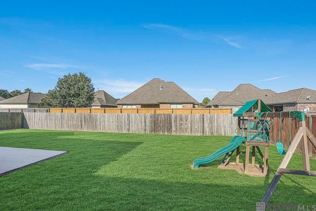 30957 Cambridge Dr, Walker, LA 70785