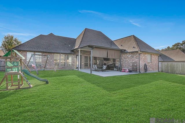 30957 Cambridge Dr, Walker, LA 70785