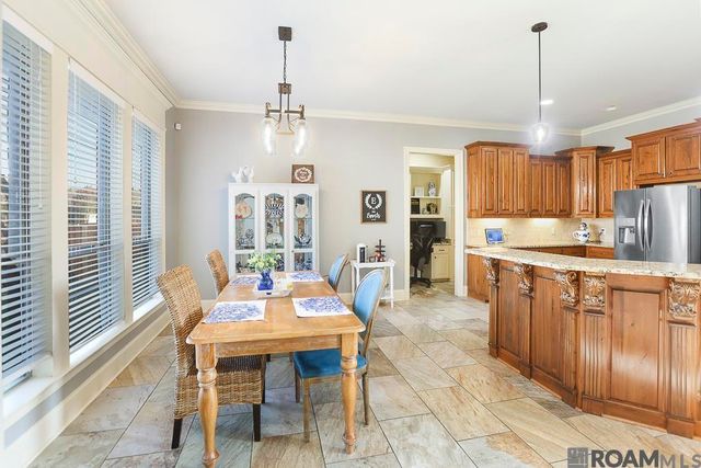 30957 Cambridge Dr, Walker, LA 70785