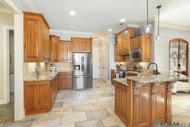 30957 Cambridge Dr, Walker, LA 70785