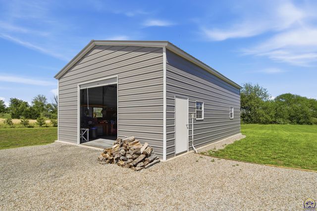 5740 SW Valencia RD, Topeka, KS 66610