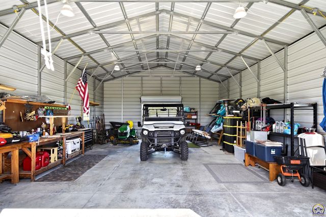 5740 SW Valencia RD, Topeka, KS 66610