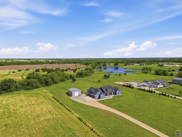 5740 SW Valencia RD, Topeka, KS 66610