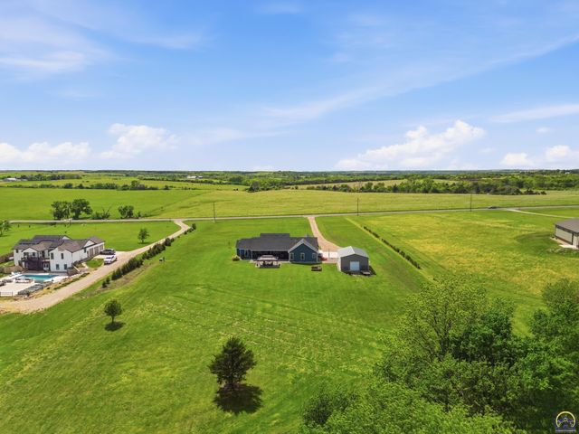 5740 SW Valencia RD, Topeka, KS 66610