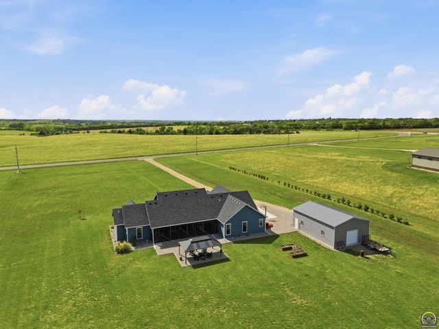 5740 SW Valencia RD, Topeka, KS 66610