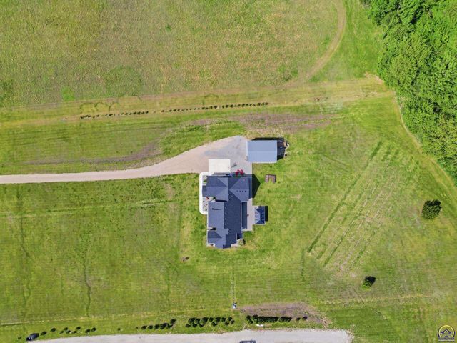 5740 SW Valencia RD, Topeka, KS 66610