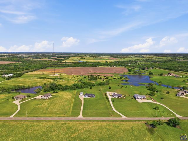 5740 SW Valencia RD, Topeka, KS 66610