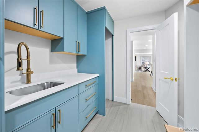 4505 Linwood Street, West Bloomfield, MI 48324