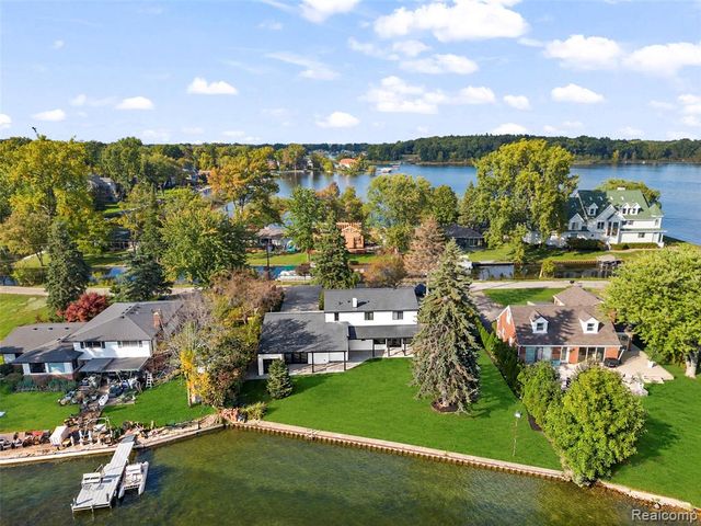 4505 Linwood Street, West Bloomfield, MI 48324