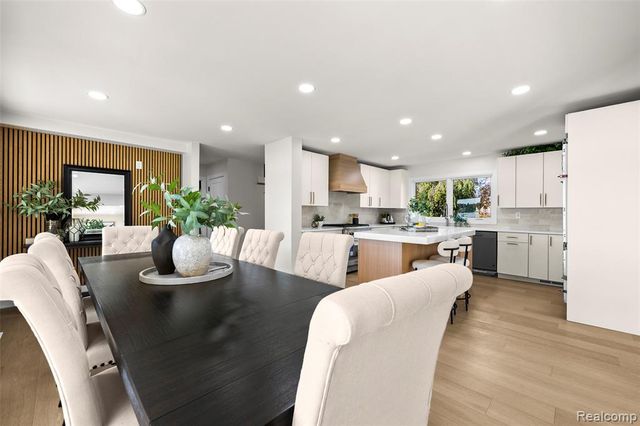 4505 Linwood Street, West Bloomfield, MI 48324
