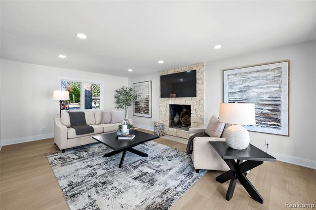 4505 Linwood Street, West Bloomfield, MI 48324
