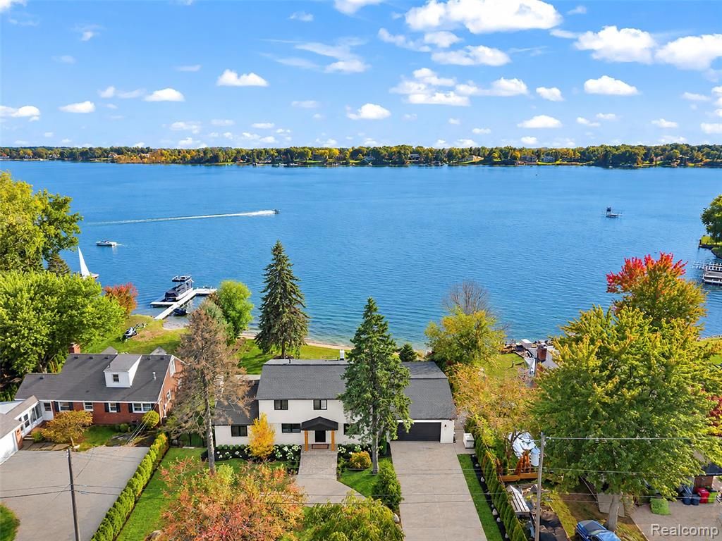 4505 Linwood Street, West Bloomfield, MI 48324