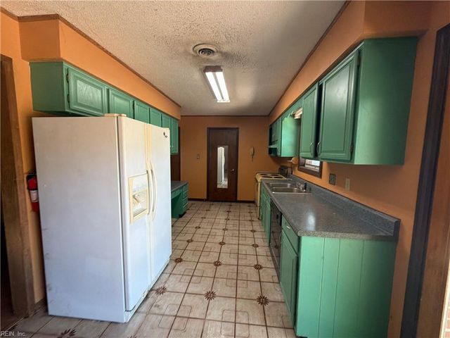 5360 Beaufain BLVD, Virginia Beach, VA 23464
