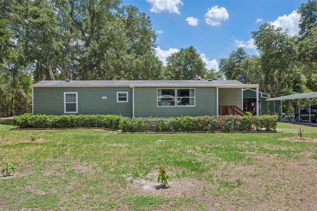 Image 3 of property listing at 5603 JOYCE SHEFFIELD LANE, Plant City, FL 33565