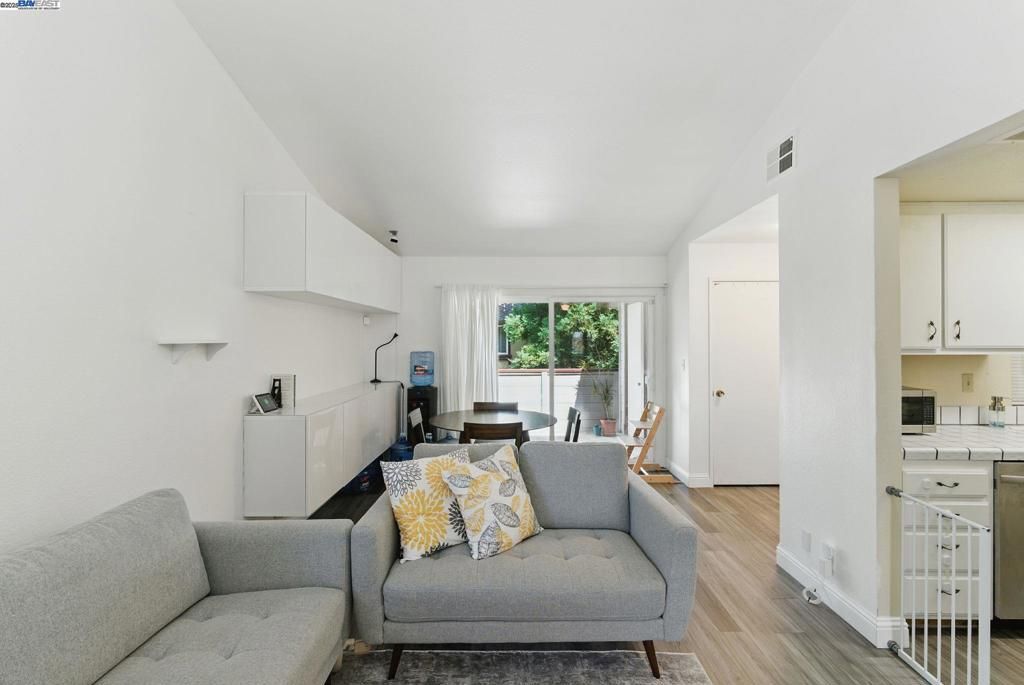 6198 Civic Terrace Ave A, Newark, CA 94560