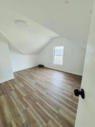 44 Spring St, Agawam, MA 01001