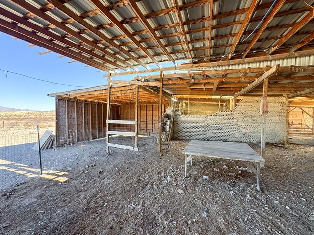 400 N Smiling Dog Trail, Terlingua, TX 79830