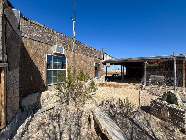 400 N Smiling Dog Trail, Terlingua, TX 79830