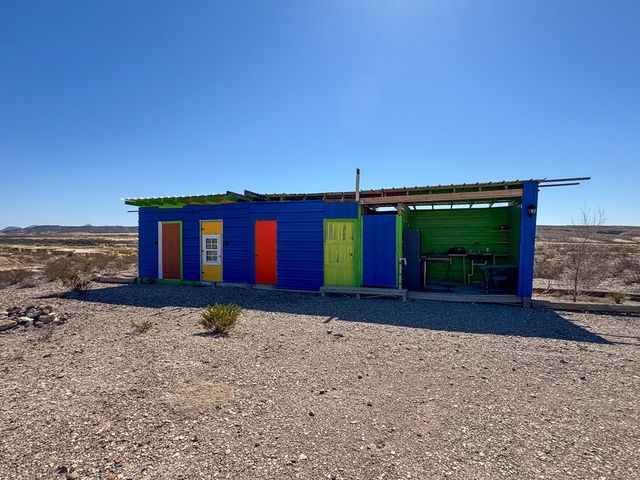 400 N Smiling Dog Trail, Terlingua, TX 79830