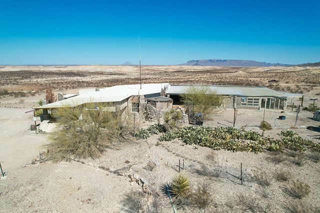 400 N Smiling Dog Trail, Terlingua, TX 79830