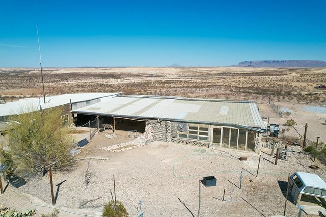 400 N Smiling Dog Trail, Terlingua, TX 79830