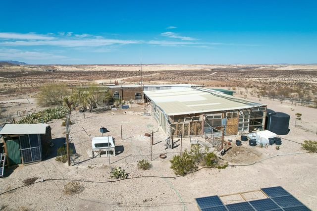 400 N Smiling Dog Trail, Terlingua, TX 79830