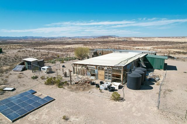 400 N Smiling Dog Trail, Terlingua, TX 79830