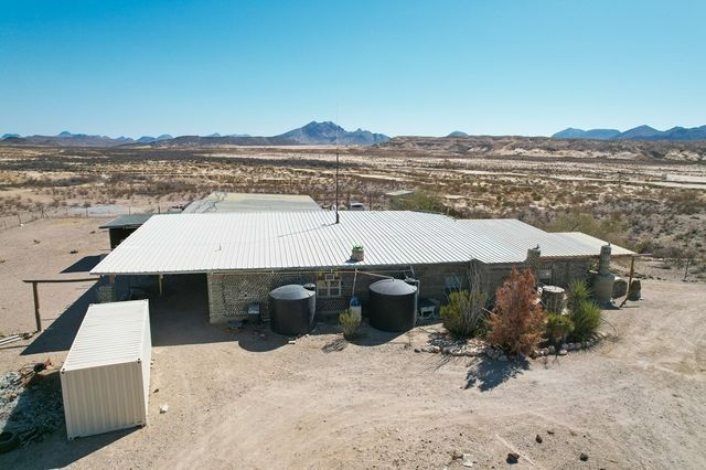 400 N Smiling Dog Trail, Terlingua, TX 79830
