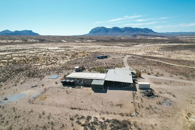 400 N Smiling Dog Trail, Terlingua, TX 79830