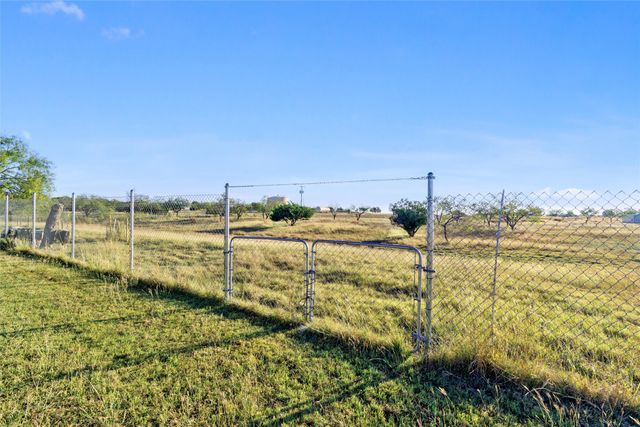260 Fm 3118, Clifton, TX 76634