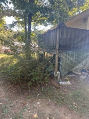 1101 Chestnut Dr, Burns, TN 37029