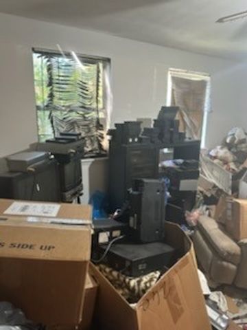 1101 Chestnut Dr, Burns, TN 37029