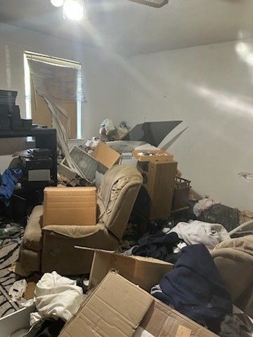 1101 Chestnut Dr, Burns, TN 37029