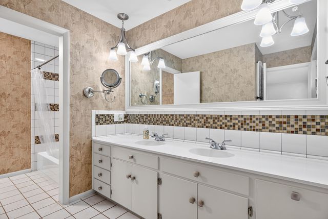 860 Lincolnshire Drive 860 Lincolnshire Drive, Troy, OH 45373