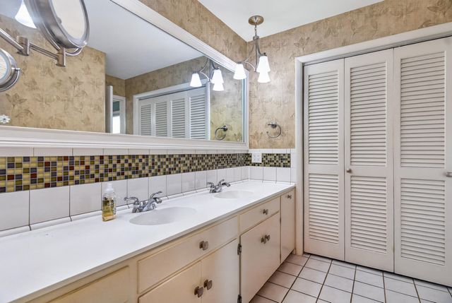 860 Lincolnshire Drive 860 Lincolnshire Drive, Troy, OH 45373