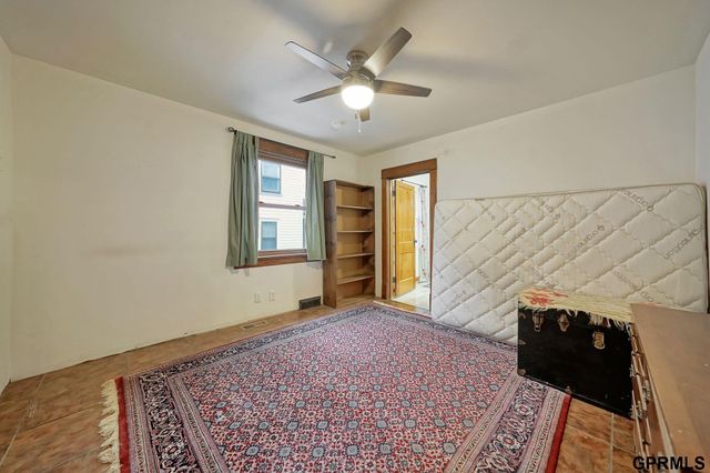 1640 S 21st Street, Lincoln, NE 68502