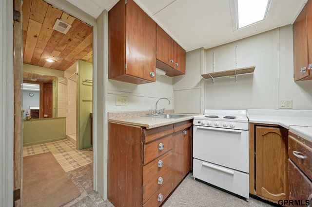 1640 S 21st Street, Lincoln, NE 68502